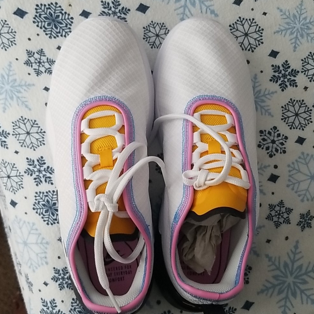 WOMEN NIKE AIR MAX MOTION 2